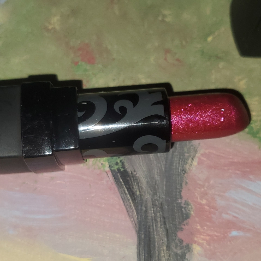 Younique lipstick